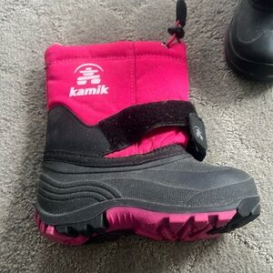 Like new toddler girl kamik winter boots, size 8